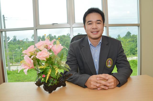 นายธวัชชัย แดงซิว