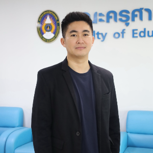 อาจารย์ดร.รักเกียรติ ศรีสุนทร อาจารย์ดร.รักเกียรติ ศรีสุนทร